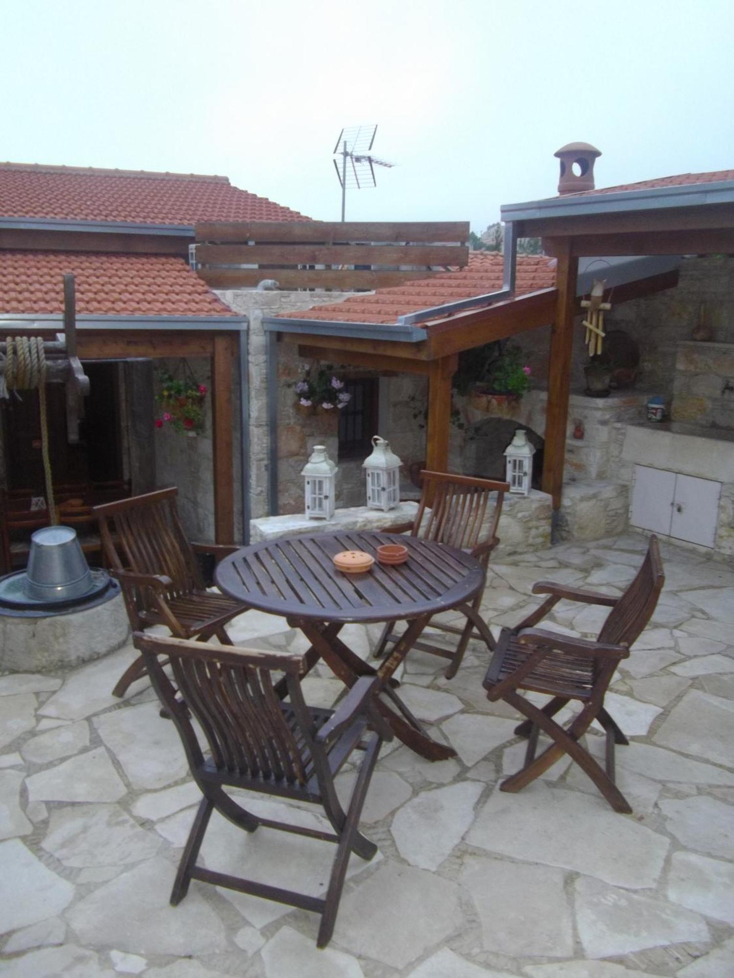 Xenios Cottages Лофу Номер фото